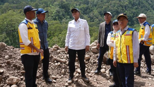 Menteri PU Dody Hanggodo meninjau infrastruktur Aceh terdampak bencana