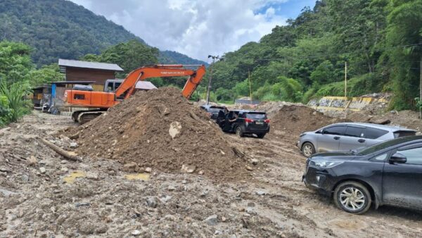 Longsor jalan nasional Gayo Lues–Aceh Tenggara akibat hujan deras