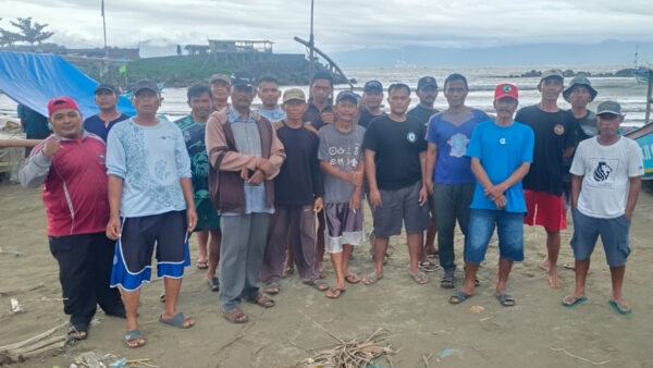 Nelayan Cisolok Sukabumi melaut di tengah keterbatasan