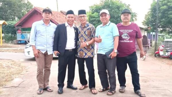 Kepala Desa Taman Rahayu Abdul Wahid saat kegiatan pembangunan desa