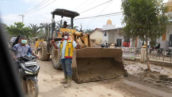Alat berat Kementerian PU dikerahkan untuk penanganan bencana di Sumatera