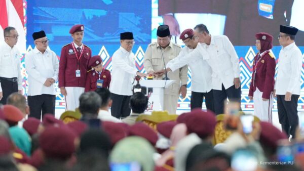 Presiden Prabowo meresmikan Sekolah Rakyat Tahap I di Banjarbaru