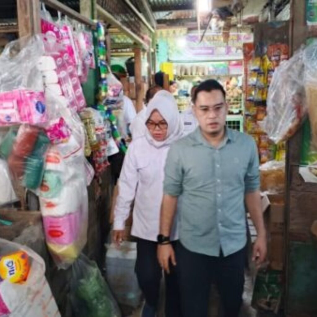 Direksi PUD Pasar Medan Turun Langsung Benahi Pasar Simalingkar dan Sentosa Baru