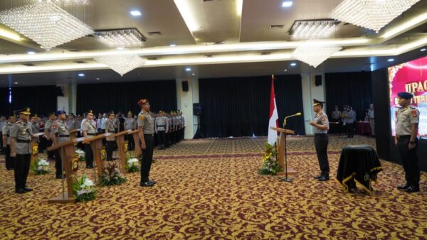 Kapolda Sumsel Irjen Pol Andi Rian memimpin Sertijab pejabat utama Polda Sumsel