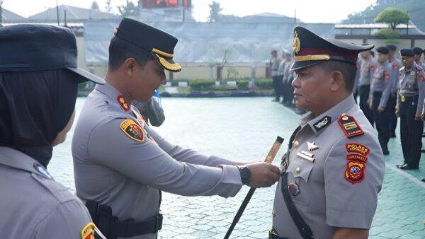 Kapolres Karawang pimpin sertijab Kapolsek dan PJU