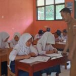 Unik, SMPN 1 Cirinten Siapkan Mental Siswa Lewat Dhuha dan Senam Pagi