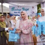 Antusiasme Warga Warnai Aksi Berbagi 300 Takjil PKK dan DWP Lampung