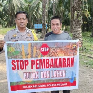 Bhabinkamtibmas Polsek Belimbing Sosialisasikan Stop Karhutla kepada Warga Desa Batu Buil