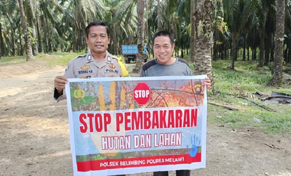 Bhabinkamtibmas Polsek Belimbing Sosialisasikan Stop Karhutla