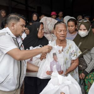 HUT ke-18 Gerindra, Sayap Partai Salurkan Bantuan Sembako untuk Warga Tanjung Mulia Medan