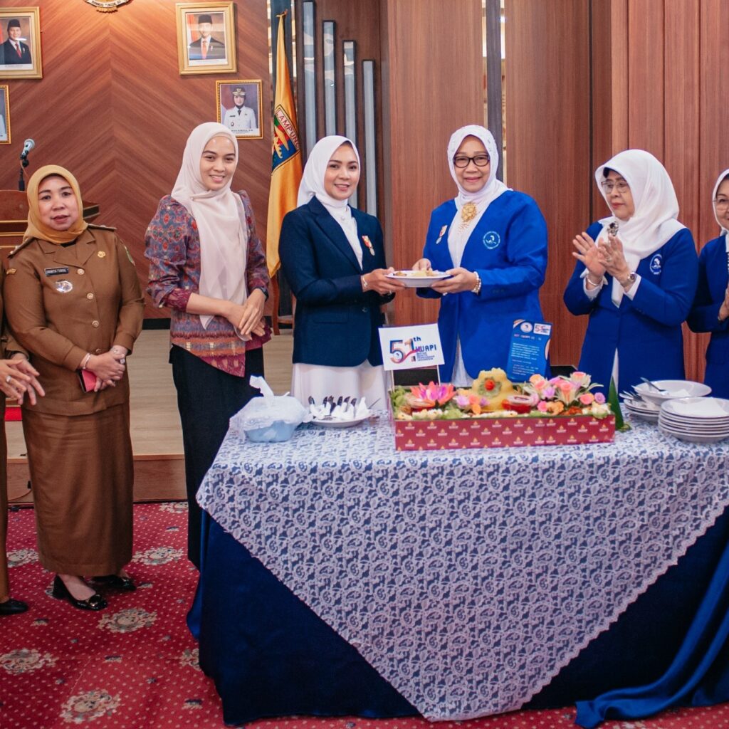 HUT ke-51 IWAPI, Ketua TP PKK Lampung Dorong Pengusaha Perempuan Adaptif di Era Digital