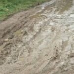 Jalan Penghubung Desa Bojongmanik–Parakanbeusi Rusak Parah, Warga Keluhkan Akses dan Keselamatan