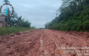 Jalan Rusak Akibat Proyek Penanaman Pipa