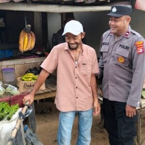 Sampaikan Pesan Kamtibmas, Kanit Binmas Polsek Cirinten Jalin Dialog dengan Warga