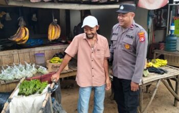 Kanit Binmas Polsek Cirinten Jalin Dialog dengan Warga