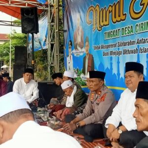 Kapolsek Cirinten Hadiri Penutupan Pengajian Bulanan dan Haul Akbar di Desa Cirinten