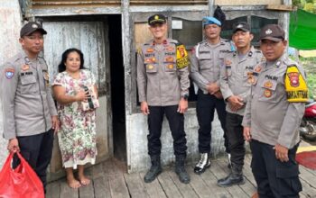 Ramadan Penuh Kepedulian, Kapolsek Marau Bagikan 45 Paket Takjil