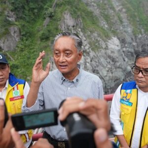 Tinjau Dampak Erupsi Gunung Semeru, Menteri PU Perintahkan Cek Struktur Jembatan Vital Lumajang–Malang