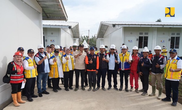 Menteri PU Tinjau Huntara Langkahan