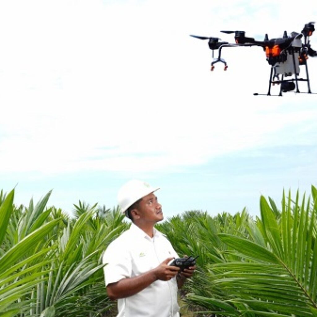 Akselerasi Digitalisasi Perkebunan, PTPN IV PalmCo Sertifikasi 62 Operator Drone untuk Perkuat Pengawasan Kebun