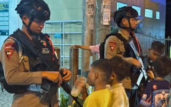 Patroli Gabungan TNI-Polri Amankan Sholat Tarawih