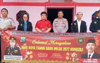 Polresta Deli Serdang Bagikan Bingkisan Imlek ke Pengurus Klenteng, Perkuat Toleransi dan Kamtibmas