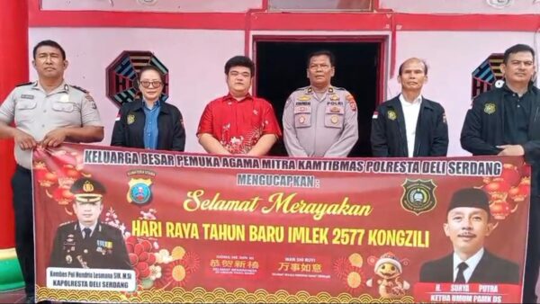 Polresta Deli Serdang Bagikan Bingkisan Imlek ke Pengurus Klenteng, Perkuat Toleransi dan Kamtibmas