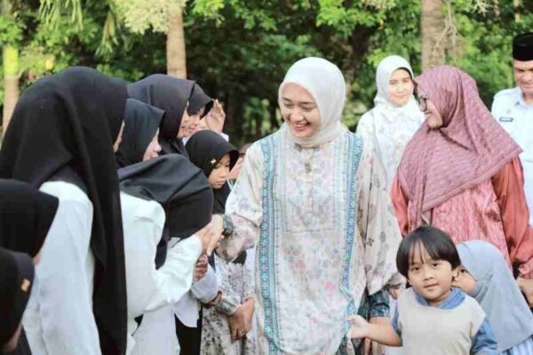 Safari Ramadan, Wagub Lampung Jihan Nurlela Buka Puasa Bersama 150 Anak Yatim di Lampung Selatan