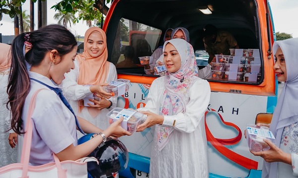 TP PKK dan DWP Lampung Bagikan 800 Paket Takjil