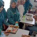 Wakil Ketua TP PKK Lebak Tinjau Program Makan Bergizi Gratis di SMAN 1 Cibadak