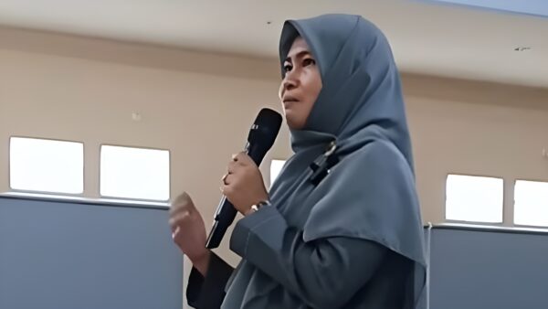 Anggota Komisi III DPRD Sukabumi Hj. Leni Liawati menyampaikan pandangan pembangunan daerah
