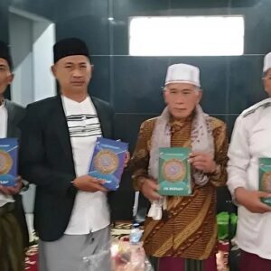 MUI Kecamatan Cirinten Salurkan 30 Mushaf Al-Qur’an untuk Pengajian Nurul I’anah