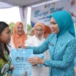 Takjil Ramadan 2026: TP PKK & DWP Lampung Bagikan 300 Paket di Depan Mahan Agung