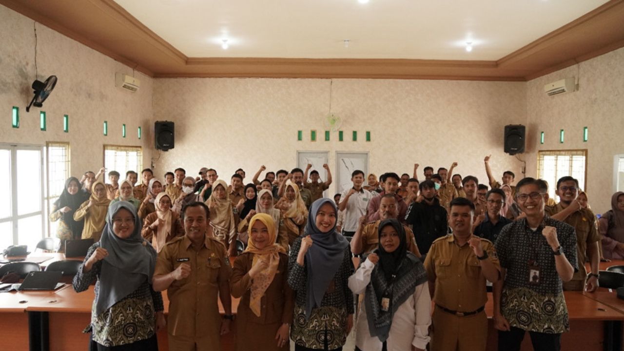 Sosialisasi BPJS Kesehatan kepada aparatur desa Lampung Timur terkait perubahan status PBI JKN