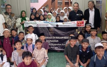 AMKI Pusat Berbagi Kebahagiaan Ramadan Bersama Anak Yatim Yayasan Al-Kahfi