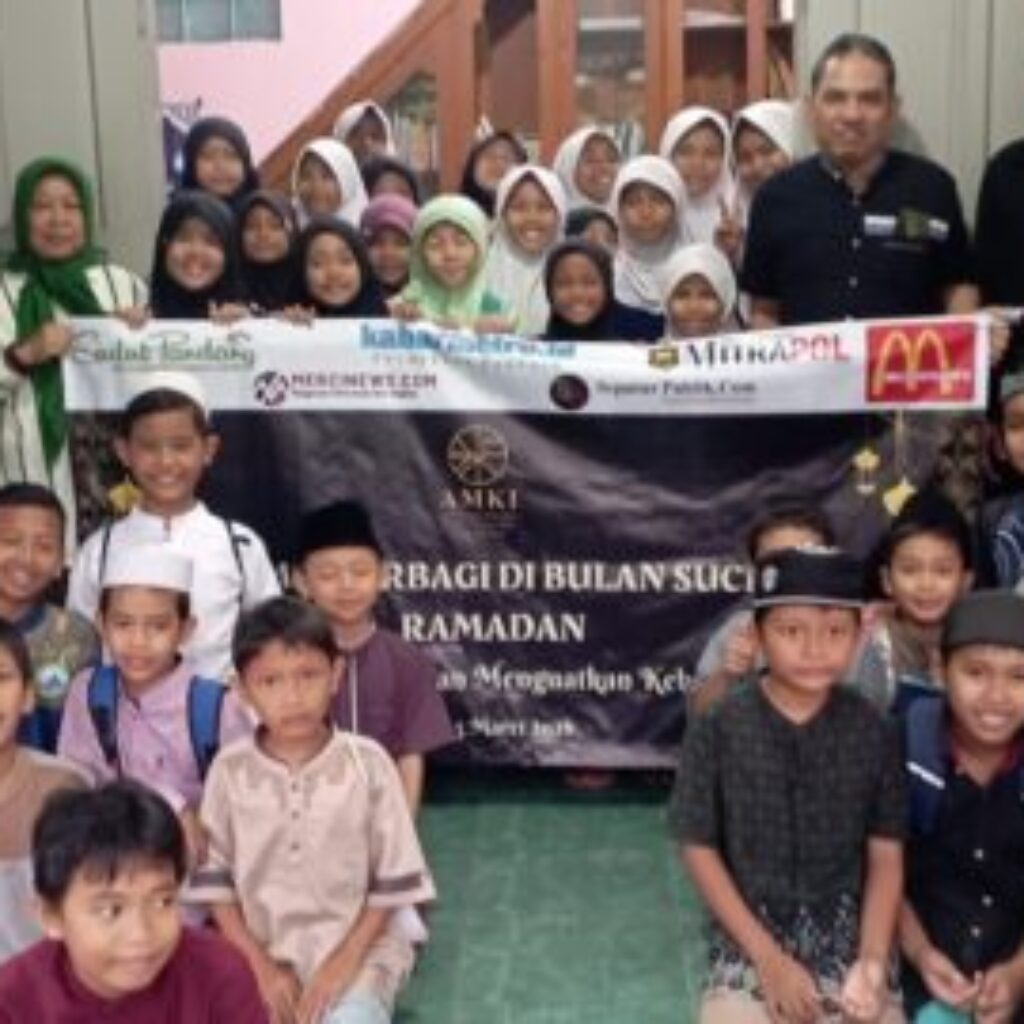 AMKI Pusat Berbagi Kebahagiaan Ramadan Bersama Anak Yatim Yayasan Al-Kahfi
