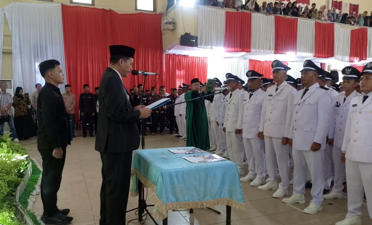 Bupati Aceh Selatan Mirwan MS Lantik 152 Keuchik