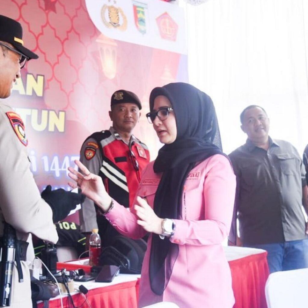 Libur Lebaran 2026, Bupati Pesawaran Nanda Indira Tinjau Arus Lalin dan Wisata Pesisir