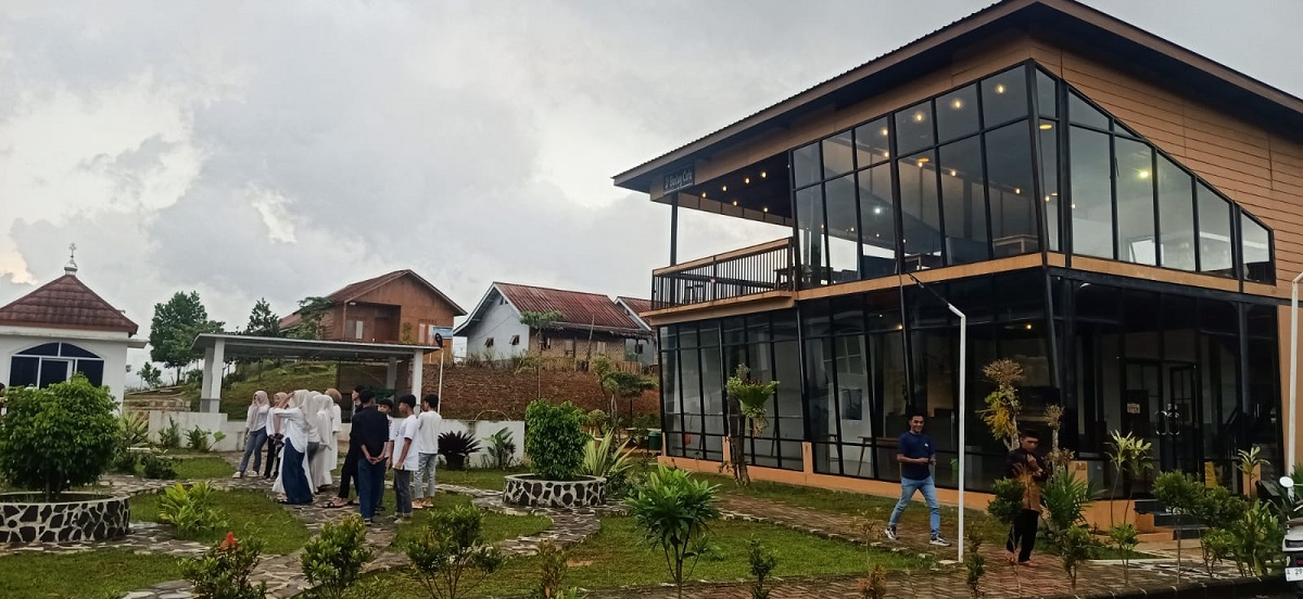 D’Baduy Caffe di Cirinten Jadi Tempat Favorit Ngabuburit