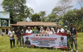 DLH dan Kodim 0421 Tanam Pohon Bersama Masyarakat