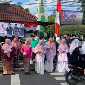 Sambut HUT ke-29 Kota Bekasi, DPRD Bekasi Berbagi Takjil ke Pengguna Jalan