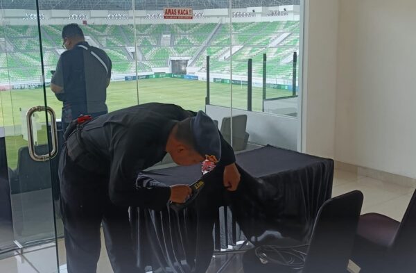 Jelang Laga PSMS vs PSPS, Tim Gegana Brimob Sterilisasi Stadion Utama Sumut dari Ancaman Bahan Peledak