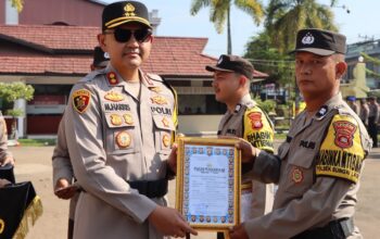 Kapolres Ketapang Beri Reward 3 Bhabinkamtibmas
