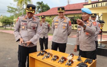 Kapolres Ketapang Cek Senjata Api Personel