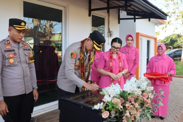 Kapolres Ketapang Resmikan Surau Al-Fatah di Polsek Kendawangan, Dilanjutkan Salat Magrib Berjamaah