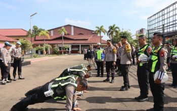 Kapolres Ketapang Sidak Sikap Tampang dan Seragam Personel