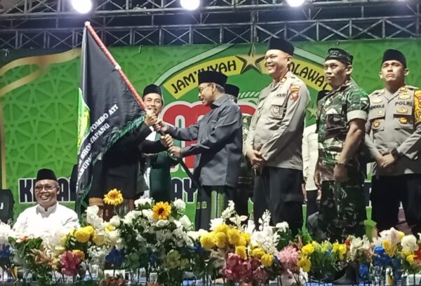 Kasat Binmas Polres Ketapang Hadiri Pembukaan Safari Sholawat 41 Malam “Tombo Ati”, Polri Pastikan Kamtibmas Kondusif