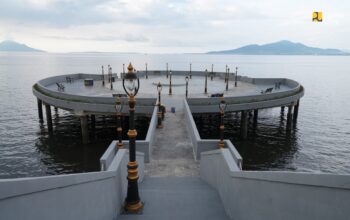 Kementerian PU Ajak Wisatawan Kunjungi Pantai Malalayang Manado