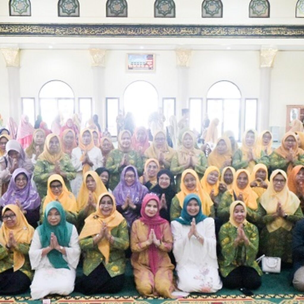 Pengajian Akbar Al-Hidayah Pesawaran Santuni 102 Anak Yatim dan Dhuafa