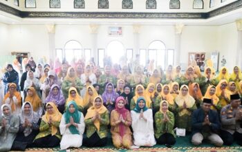 Pengajian Akbar Al-Hidayah Pesawaran Santuni 102 Anak Yatim dan Dhuafa